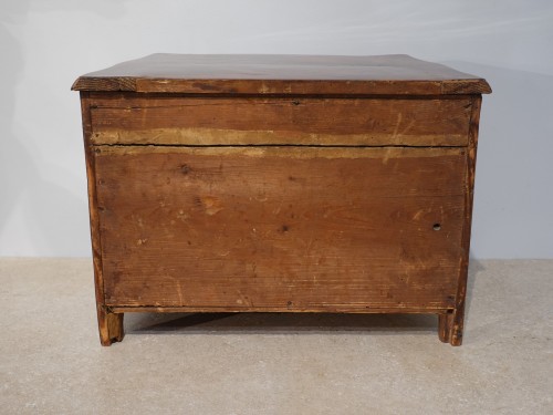 Small 18th-Century Master&#039;s Chest of Drawers - Louis XV