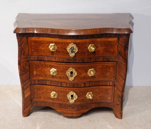 Louis XV - Small 18th-Century Master&#039;s Chest of Drawers