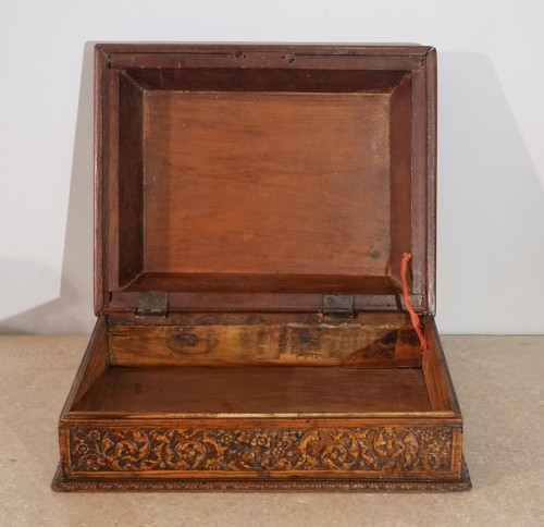17th century - Wooden Casket from Sainte Lucie Wood - Workshop of César Bagard 17th Centuryt