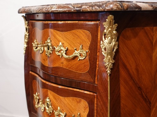 Commode estampillée IB HEDOUIN d'époque XVIIIe - Louis XV