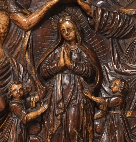 Couronnement de la Vierge – Bas-relief polychrome Époque XVIIe siècle - Gérardin et Cie