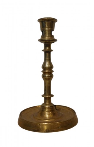 Bougeoir gothique en bronze massif fin XVe début XVIe