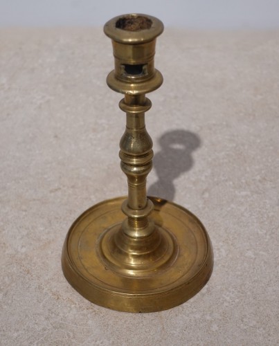 Bougeoir gothique en bronze massif fin XVe début XVIe - Luminaires Style Renaissance