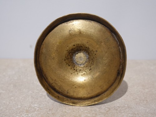 XIe au XVe siècle - Bougeoir gothique en bronze massif fin XVe début XVIe
