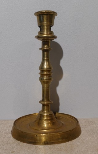 Bougeoir gothique en bronze massif fin XVe début XVIe - Renaissance