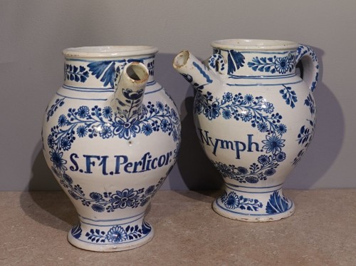 Antiquités - Pair of 18th Century Nevers Faience Apothecary Jars