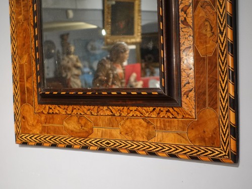 XVIIe siècle - Miroir marqueté attribué à Noël Hache, époque XVIIe siècle