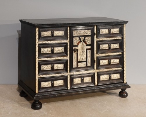 Furniture  - Small 17th-century Italian cabinet