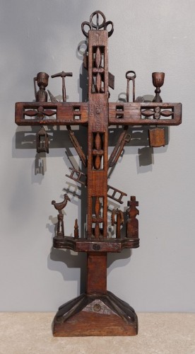 Antiquités - Bargeman’s Cross featuring the Instruments of the Passion, late 19th century