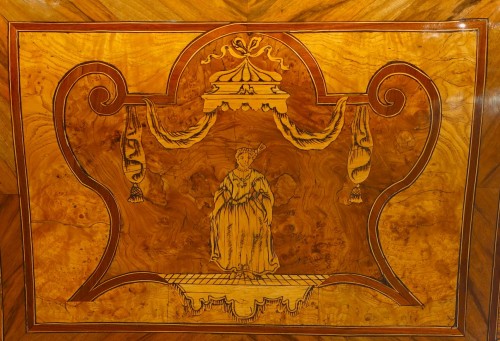 Antiquités - Regency-period bombe commode with floral marquetry