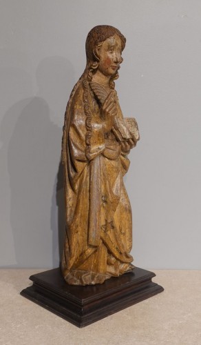 Sculpture of Saint Agnes, Flemish School, circa 1500 - Sculpture Style Middle age