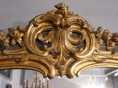 Miroir en bois doré du XVIIIe siècle - Miroirs, Trumeaux Style Louis XV