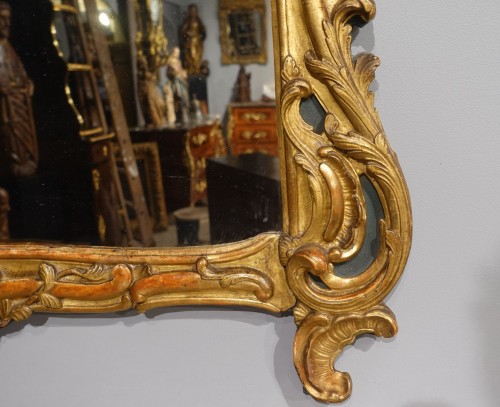 Miroirs, Trumeaux  - Miroir en bois doré du XVIIIe siècle