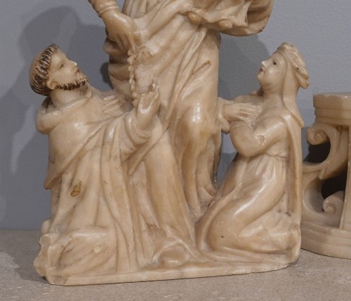 Louis XIII - Vierge à l'Enfant avec deux orants en albâtre, Trapani XVIIe siècle