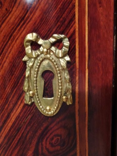 Furniture  - Pair of &quot;Transition&quot; period corners cabinet 18th century