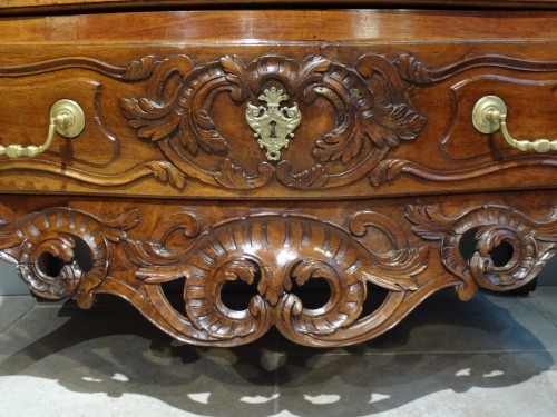 XVIIIe siècle - Commode provençale Louis XV d'époque XVIIIe