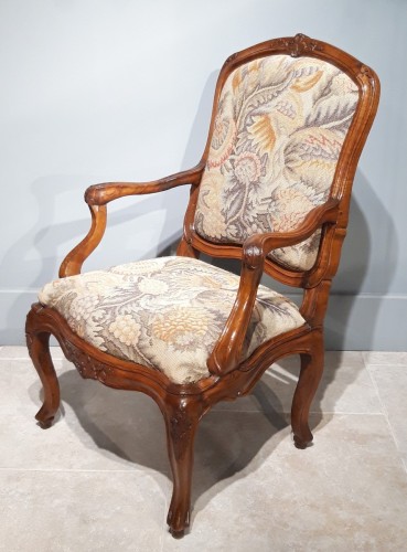 Fauteuil "à châssis" italien d'époque XVIIIe - Sièges Style Louis XV