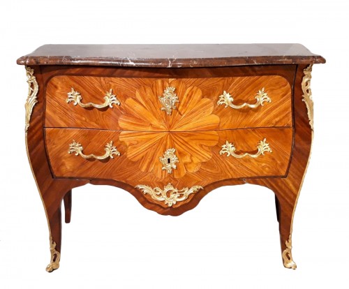 Commode marquetée Louis XV estampillée DELORME