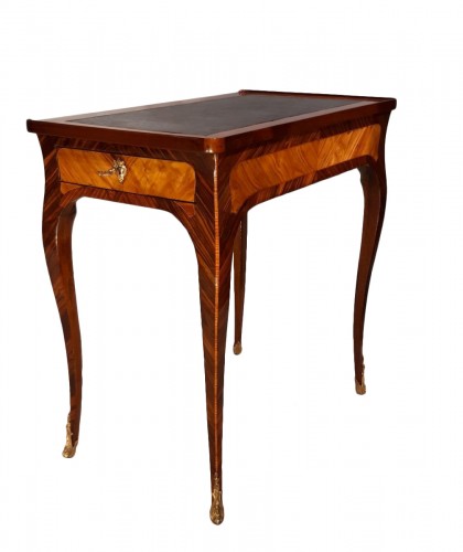 Table à écrire volante marquetée, époque Louis XV