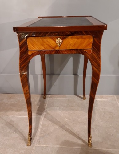 Antiquités - Table à écrire volante marquetée, époque Louis XV