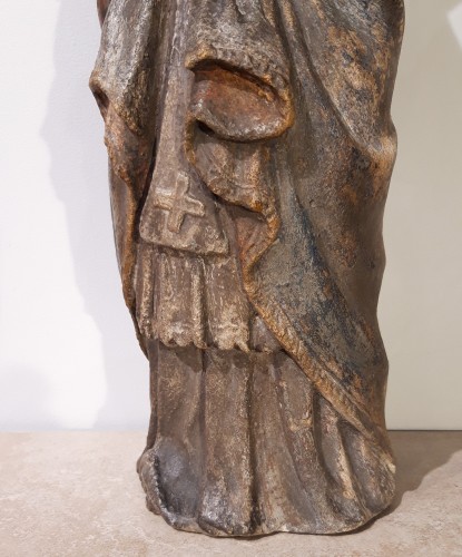 Bishop In Carved And Polychromed Stone, 17th Century - 