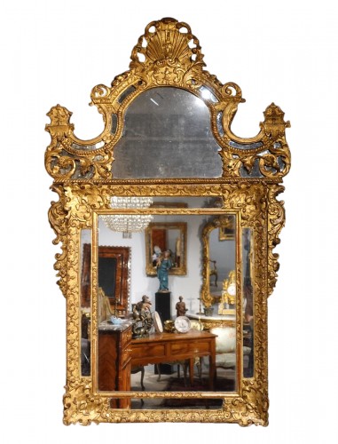 French &quot;Regence&quot; mirror in golden wood, early 18th century