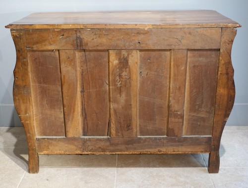 18th century - Lyonnaise Louis XV chest of drawers