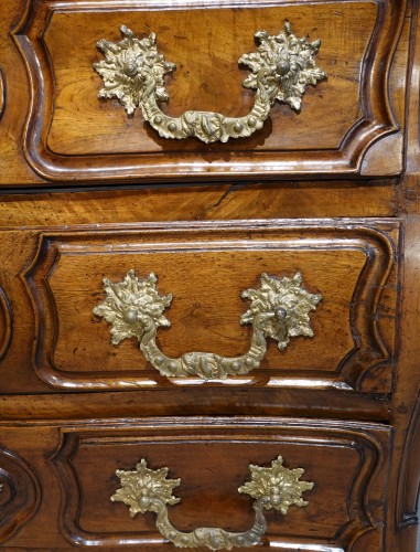 Antiquités - Lyonnaise Louis XV chest of drawers