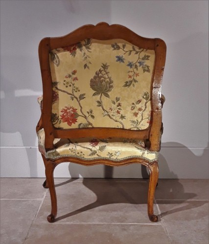 18th century - Pair Of Louis XV Armchairs In Walnut