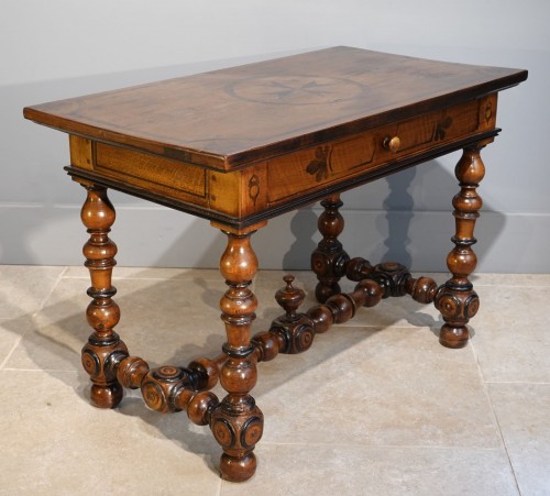 Table bureau Louis XIII en noyer - Gérardin et Cie