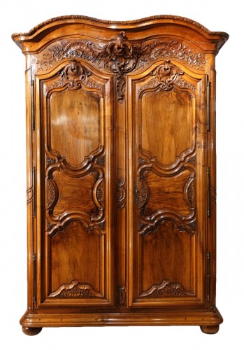 Armoire lyonnaise Louis XV d'époque début XVIIIe