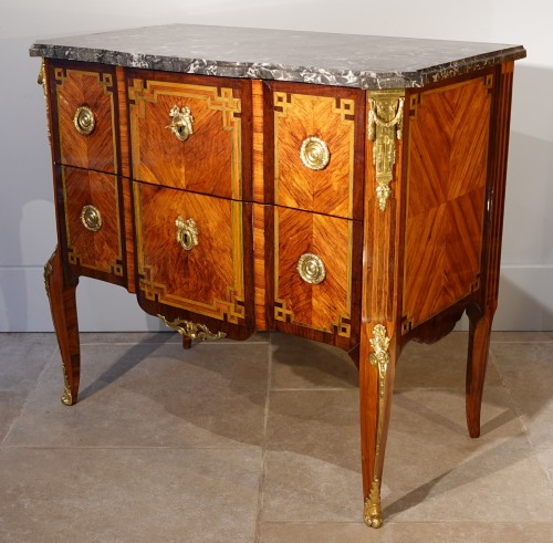 Commode « sauteuse » Transition estampillée Mewesen - Transition