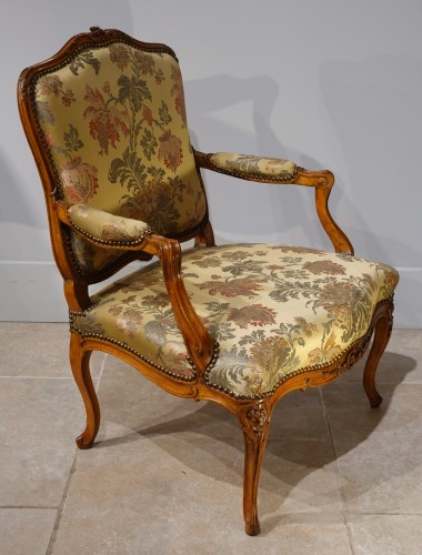 Antiquités - Fauteuil Louis XV estampillé « Falconet »