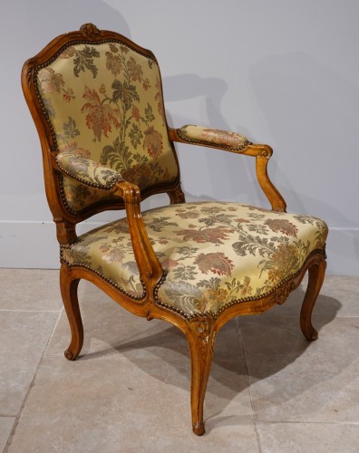 Antiquités - Louis XV armchair stamped &quot;FRC Reuze&quot;