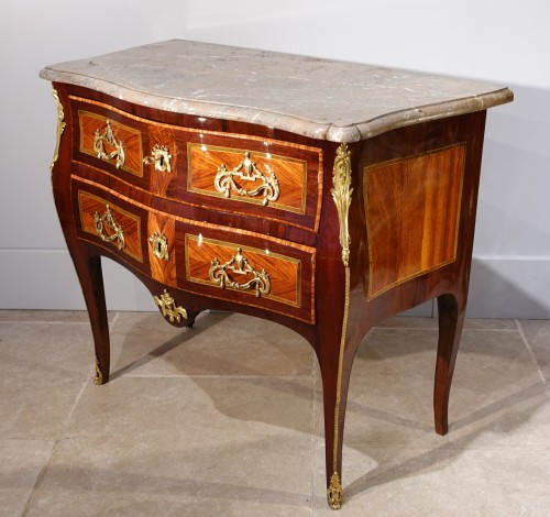 Furniture  - French chest of drawers Louis XV, &quot;sauteuse&quot;, stamped by J. Holthausen