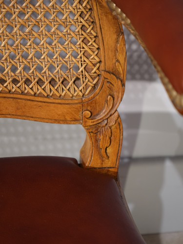 Antiquités - Parisian office armchair, Regence, beech, 18th century  