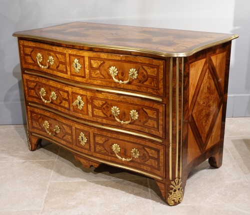 French chest of drawers, inlaid, &quot;Regence&quot;, 18th century - Furniture Style French Regence