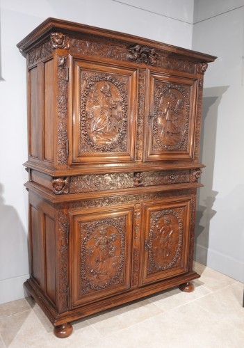 Bahut Louis XIII aux « Quatre saisons » du début XVIIe siècle - Mobilier Style Louis XIII