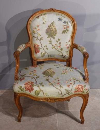 French Louis XV Armchairs in Walnut - Seating Style Louis XV