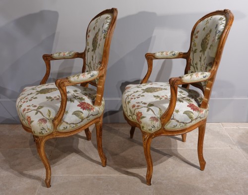 18th century - French Louis XV Armchairs in Walnut