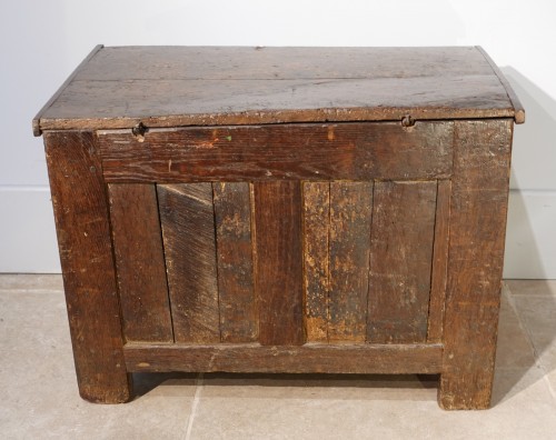 Small Renaissance Oak Chest, Late 16th Century - Renaissance