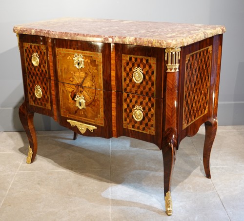 Antiquités - French 18th Century Chest Of Drawers “musical Instruments”