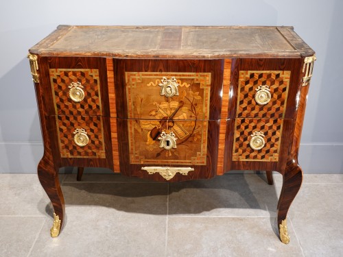 Antiquités - French 18th Century Chest Of Drawers “musical Instruments”