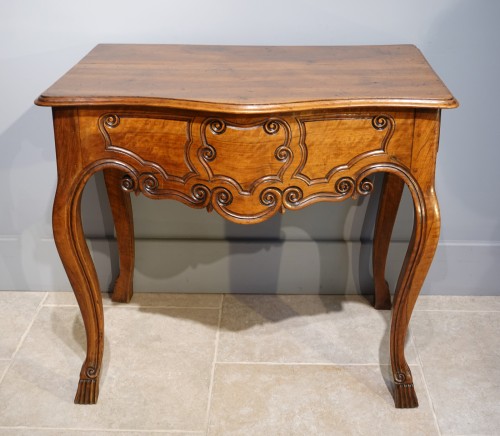 Console provençale, en noyer, d'époque fin XVIIIe - Directoire