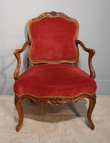 Seating  - Pair of Louis XV armchairs attributed to Nogaret