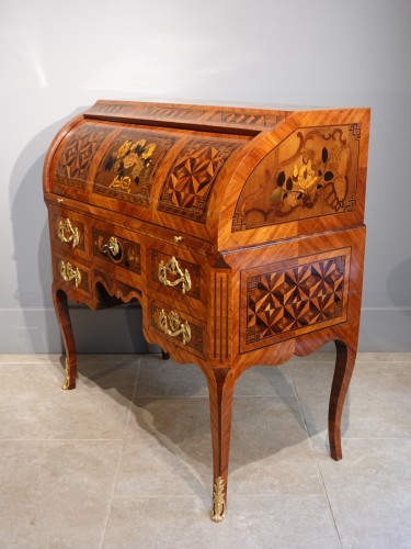 French Louis XV Desk Called &quot;cylindre&quot;, Marquetry, 18th Century - Furniture Style Louis XV