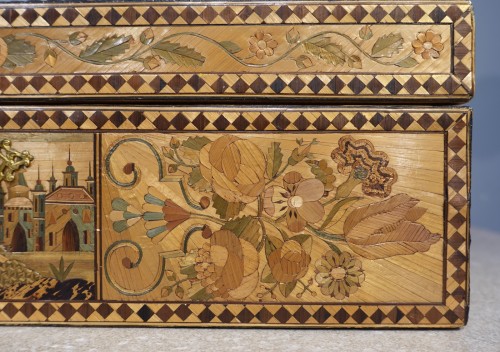 Antiquités - 19th century straw marquetry box