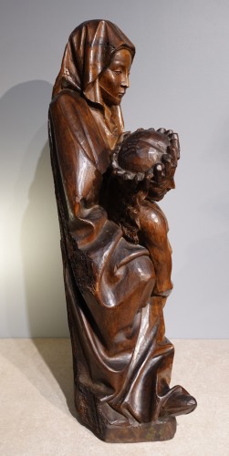 French Pieta In Carved, Walnut, Late 15th Century - Sculpture Style Middle age