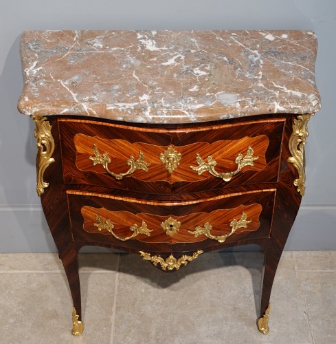 Commode Louis XV sauteuse marquetée estampillée S.VIE - Gérardin et Cie