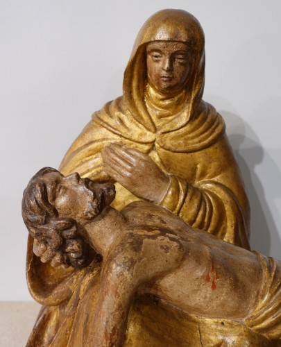 French Pieta, Polychrome Carved Wood, 17th Century - 